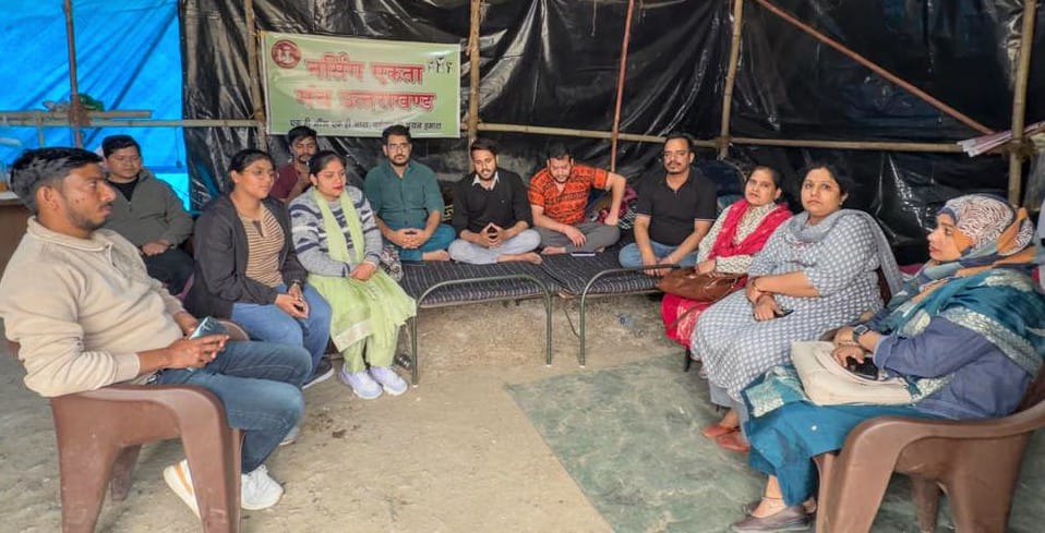 देहरादून में उबाल: 86 दिन से धरने पर बैठे नर्सिंग अधिकारी अब 8 मार्च को सीएम आवास घेरेंगे |